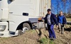 На Володимирщині застрягла та перекрила рух вантажівка