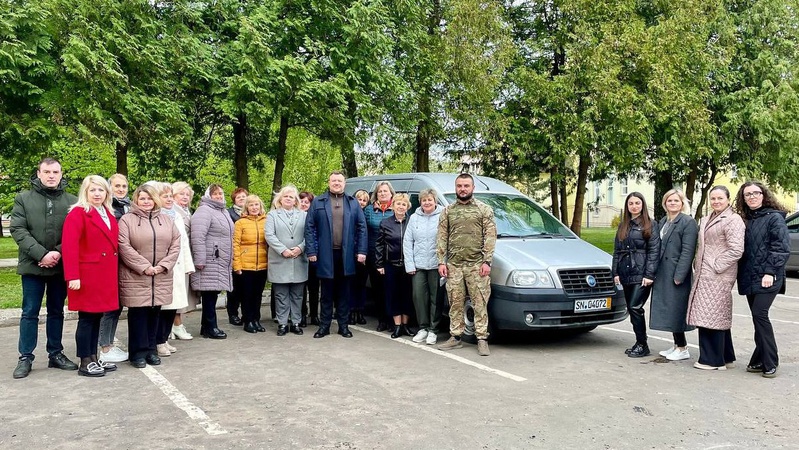 Нововолинська міськрада допомогла зібрати на авто військовим