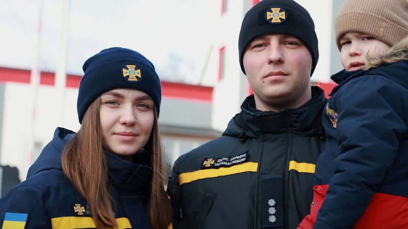 Мріють про перемогу і мир: родина рятувальників з Луганщини служить на Волині