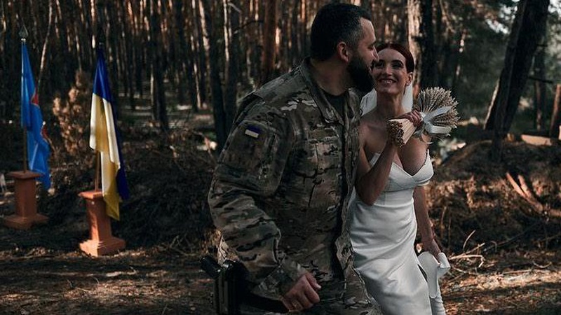 «Від кохання двох військових зародилася нова душа»: українська снайперка Жанна Д’арк вагітна (фото)