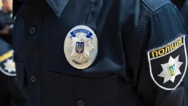 У Києві закохані поліцейські зруйнували умивальник у туалеті