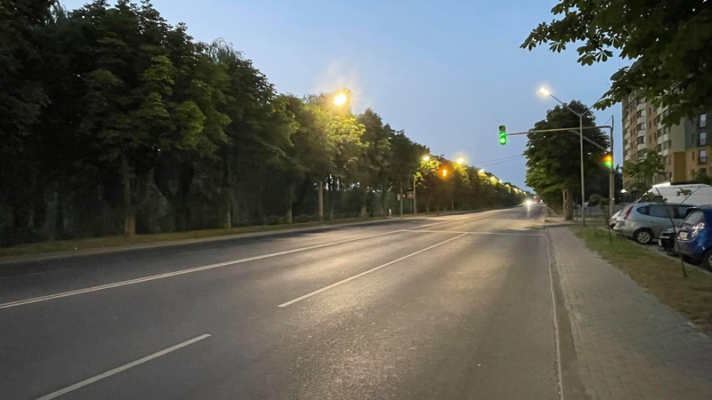 У Луцьку на одній із вулиць встановили сучасне LED-освітлення
