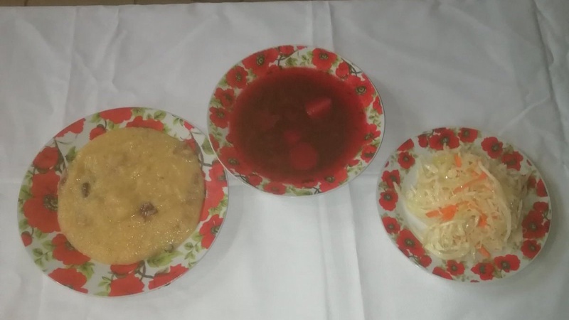 Червоний борщ, салат із капусти, каша: чим годують в’язнів Луцького СІЗО