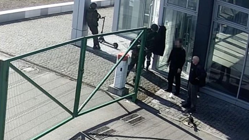 CNN оприлюднила відео, як окупанти  застрелили двох цивільних біля Києва