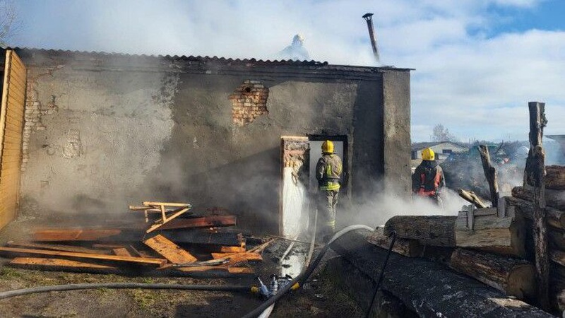 За минулу добу волинські рятувальники ліквідували три пожежі