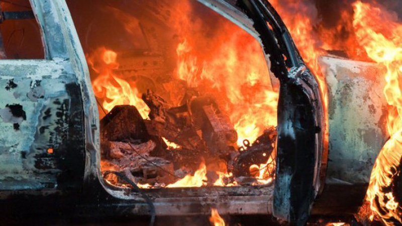 У Луцьку в Старому місті вночі спалили два авто
