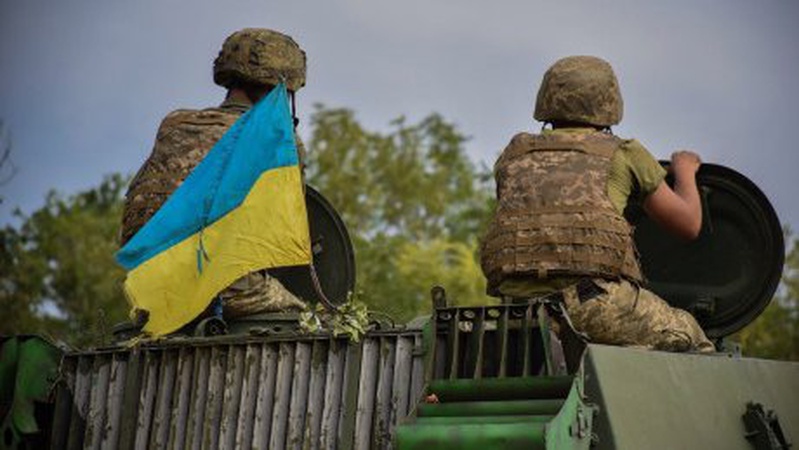 На Донбасі поранили українського воїна, окупанти гатять із забороненої зброї