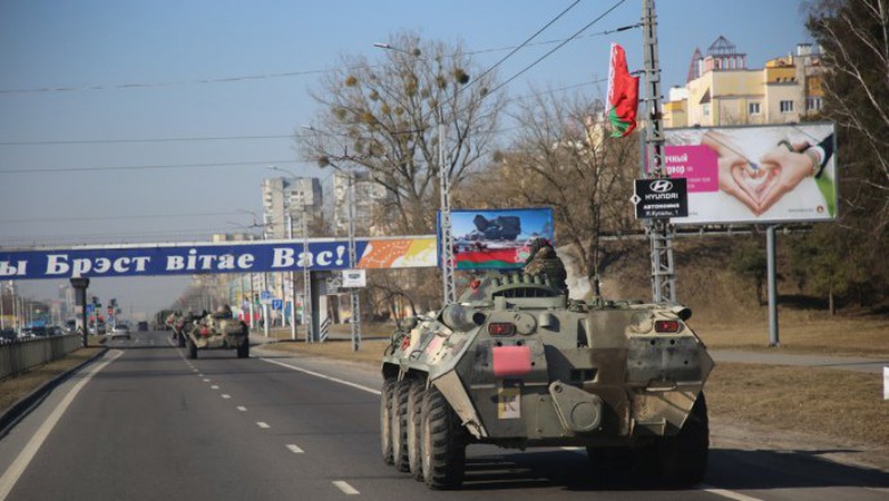 Білорусь повідомила про відведення десанту від українського кордону