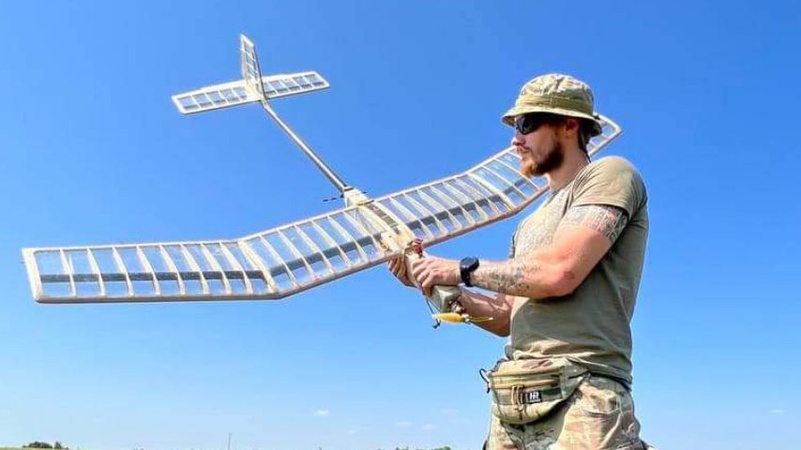 Розвідники ГУР тестують на фронті новий український безпілотник