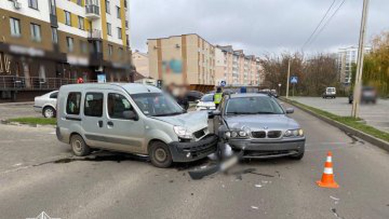 На Чорновола у Луцьку зіткнулися BMW та Renault