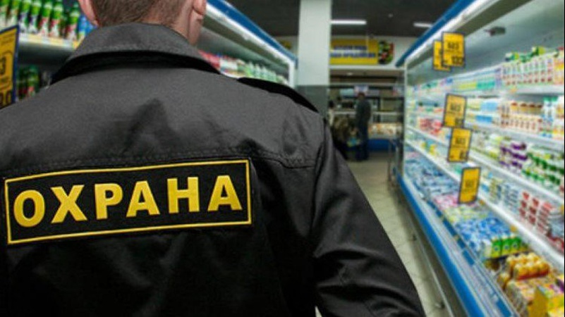 У луцькому супермаркеті затримали 23-річного грабіжника, який побив охоронця пляшкою