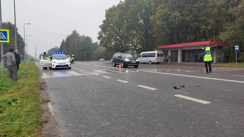 На трасі Луцьк – Володимир водій легковика збив 60-річну жінку