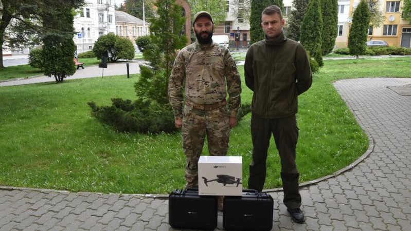 Луцька громада передала військовим три квадрокоптери