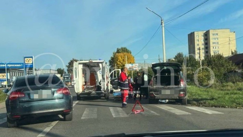 У Нововолинську водій збив пішохода на переході: чоловіка госпіталізували