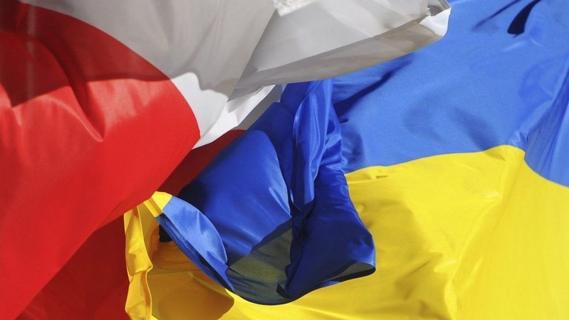 Польща припиняє свою допомогу українським біженцям