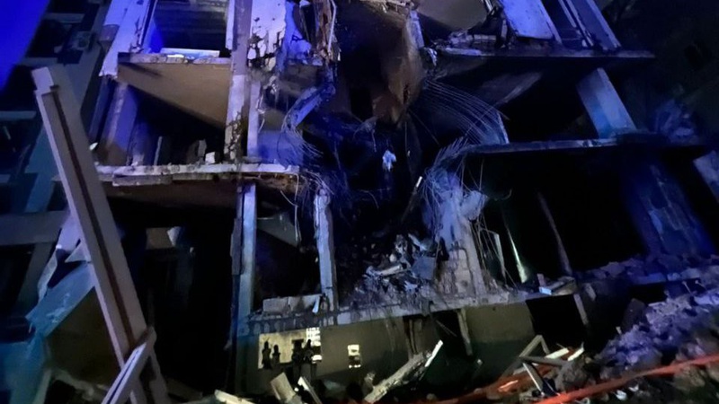 У Києві внаслідок влучення ракети в будинок постраждало 6 осіб