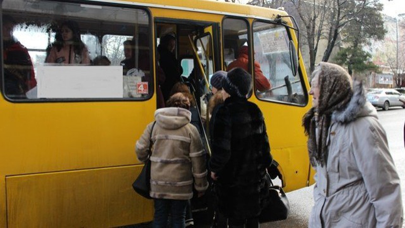 У Луцьку через пасажирів, які відмовились вийти з маршрутки, водієві виписали штраф