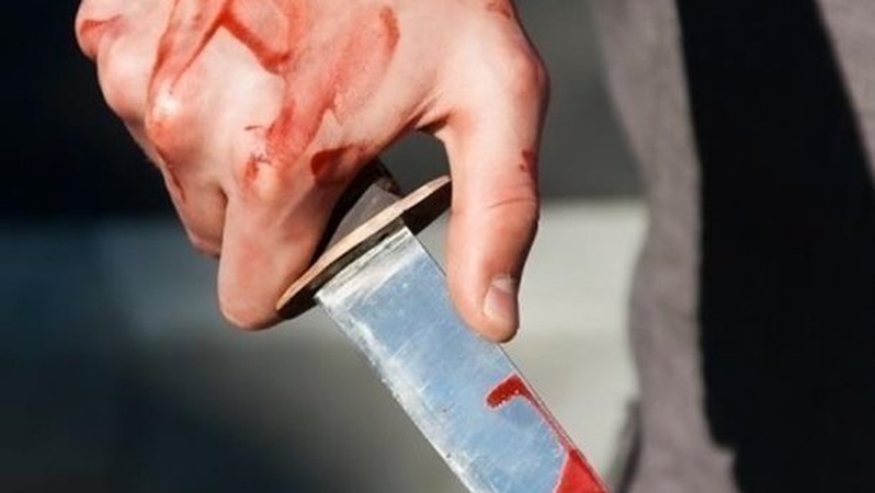 Волинянин, який знущався з рідних, вдарив ножем поліцейського